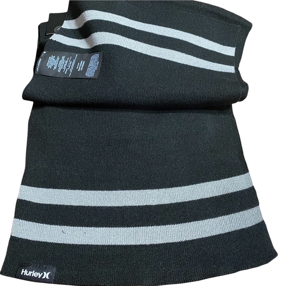 Hurley Beanie and Scarf Set Black/Gray - Picture 3 of 7